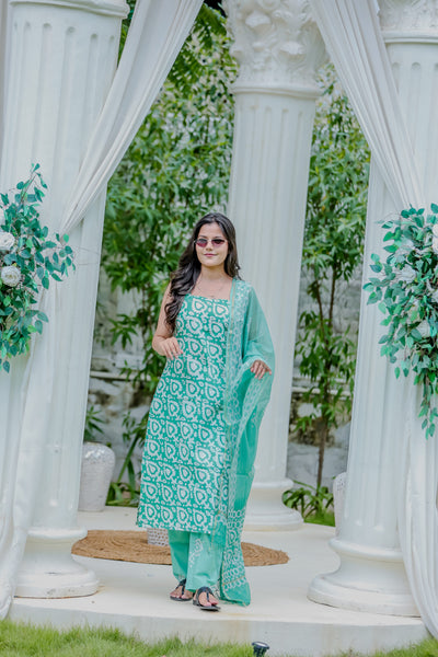 Green Bandhej Printed Sleeveless Kurta Pant Set with Dupatta